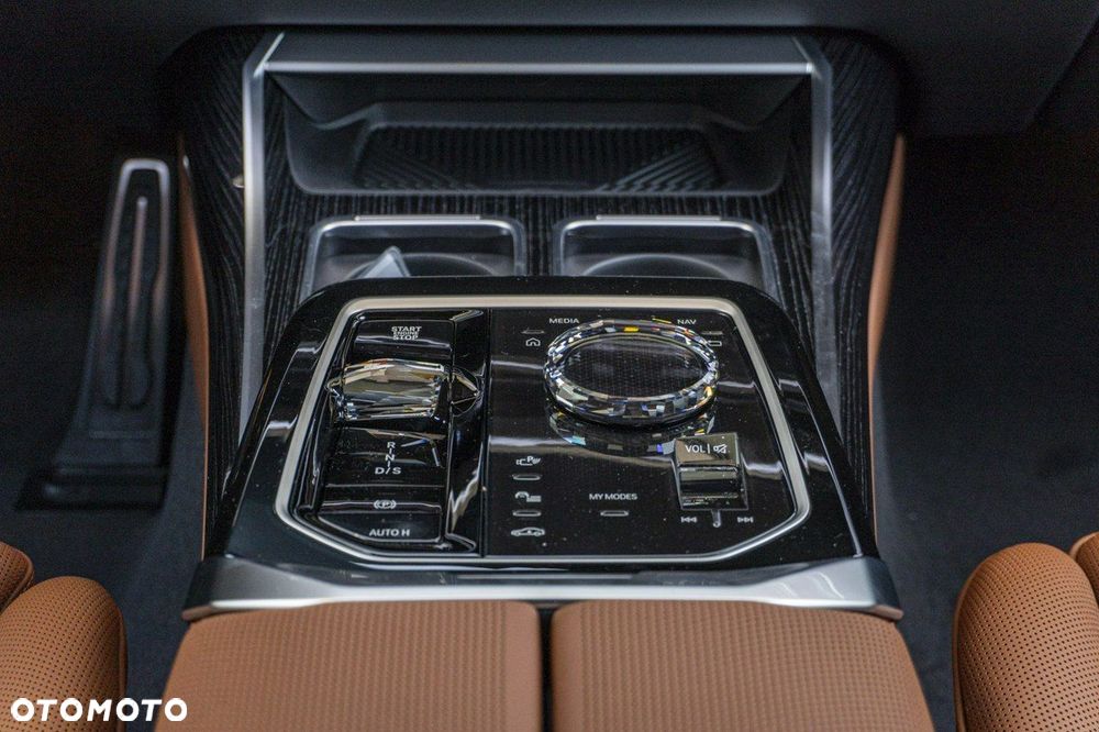BMW Seria 7 - 21