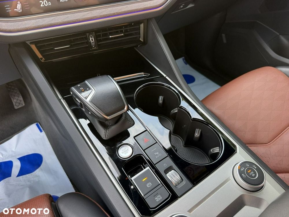 Volkswagen Touareg - 18