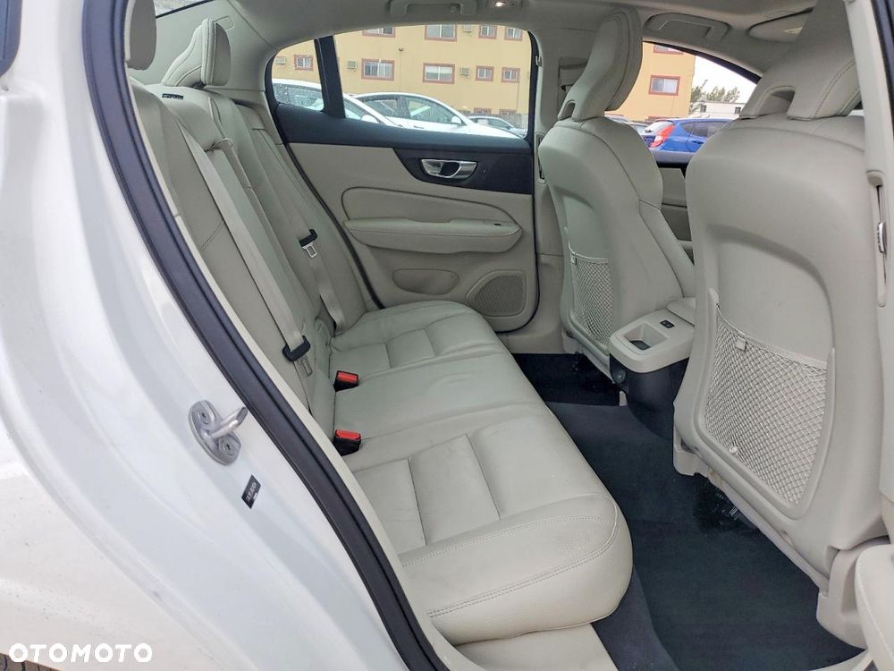 Volvo S60 B5 B AWD R-Design - 11