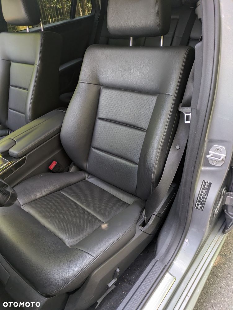 Mercedes-Benz Klasa E 250 CDI 4Matic 7G-TRONIC Avantgarde - 21
