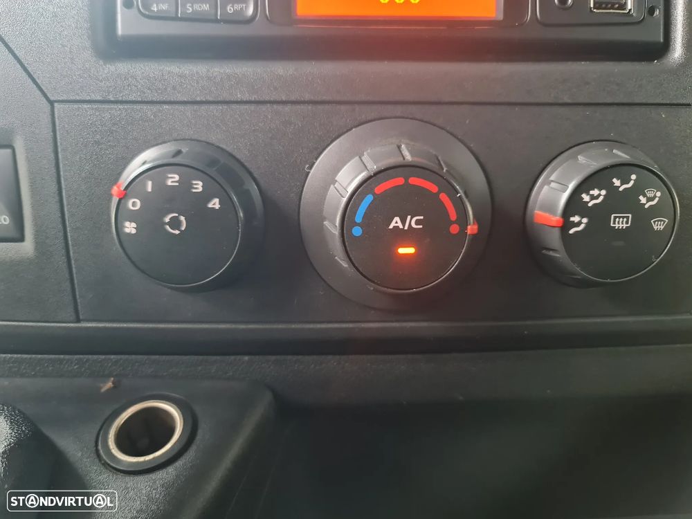Renault Master 2.3Dci 145 CV L2H2 * AC /com IVA DEDUTÍVEL - 29