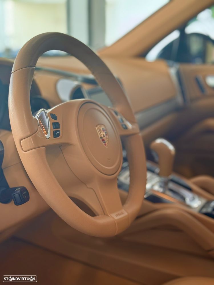 Porsche Cayenne - 18