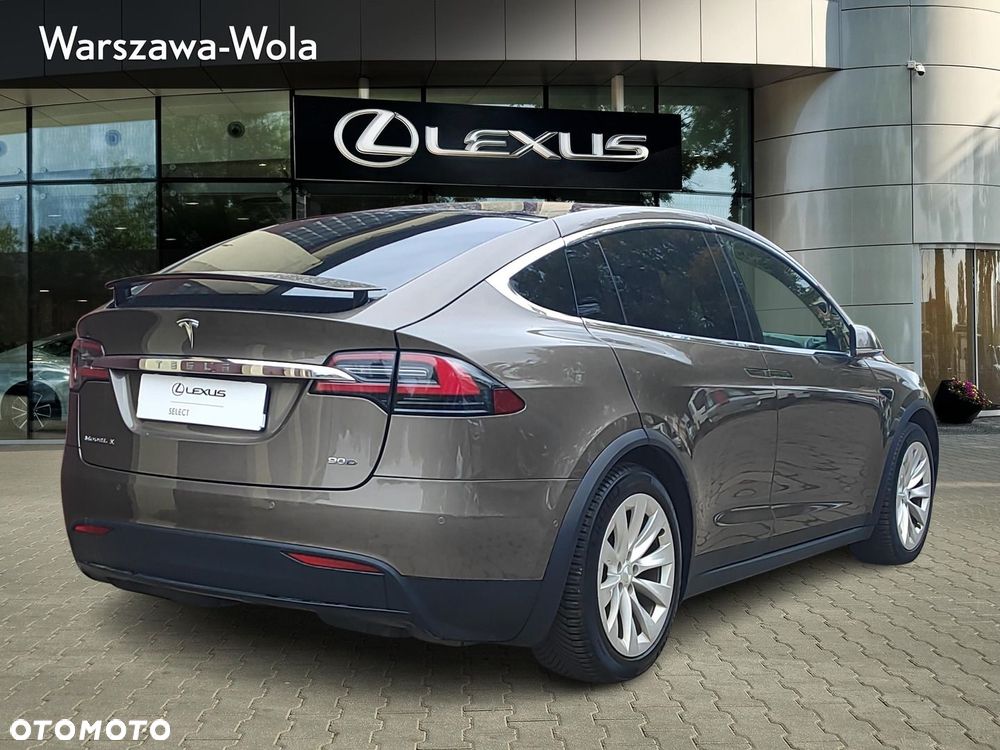 Tesla Model X 90 D - 7