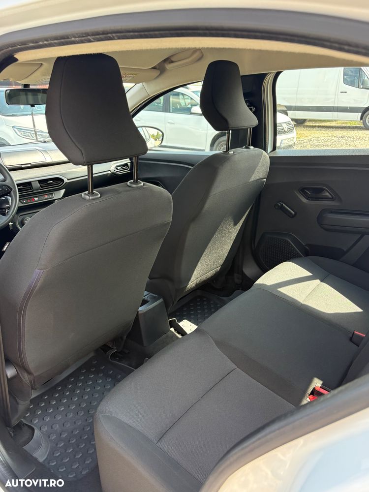 Dacia Logan TCe 90 Essential - 11