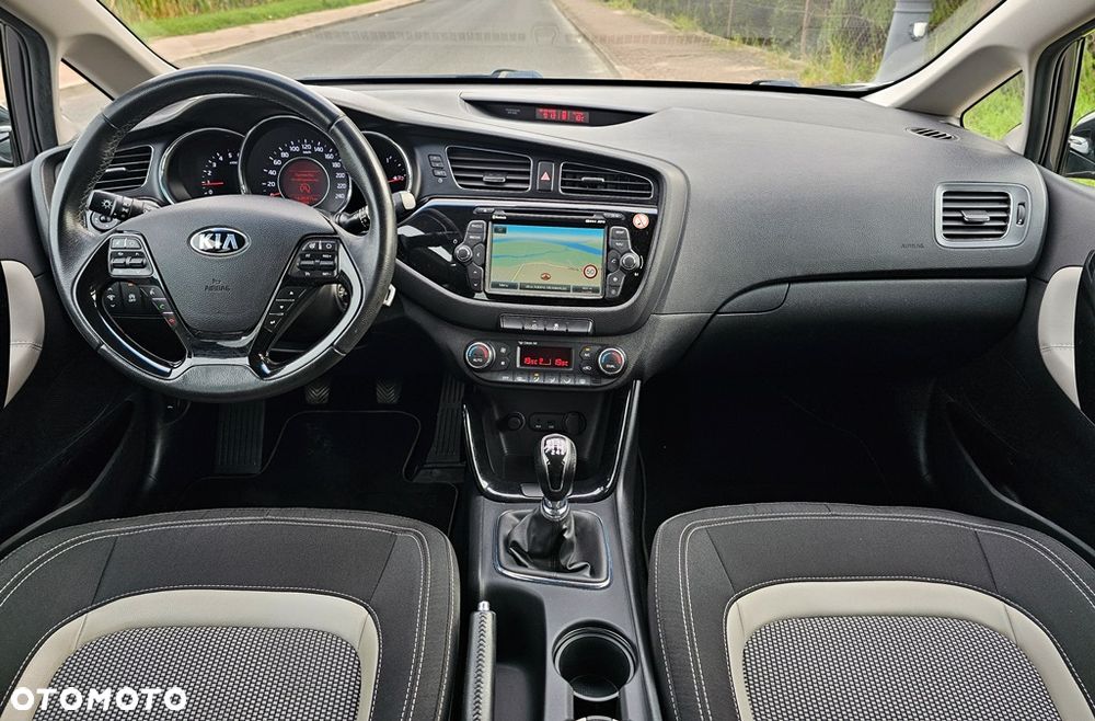 Kia Ceed 1.6 CRDi 128 Platinum Edition - 21