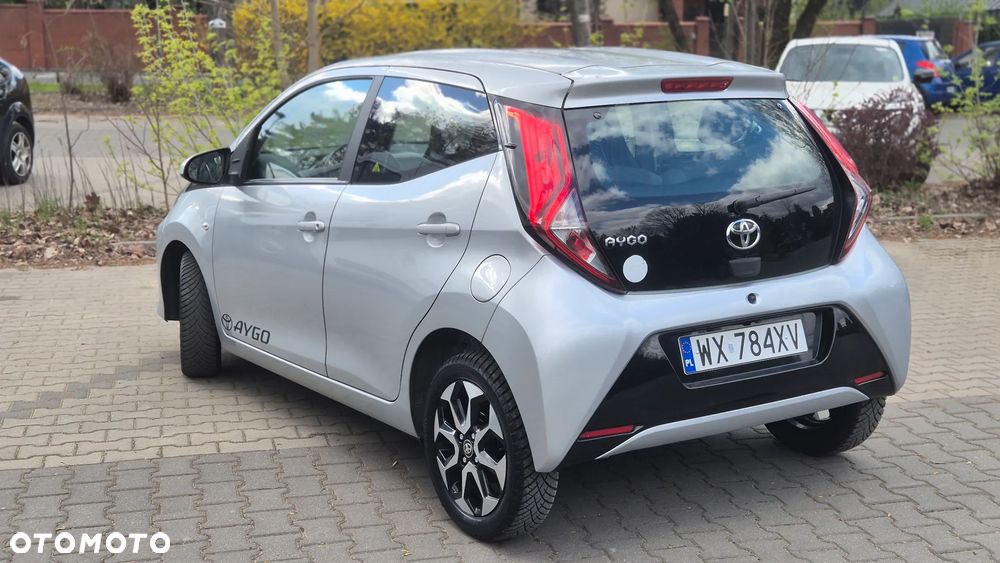 Toyota Aygo x-play - 4