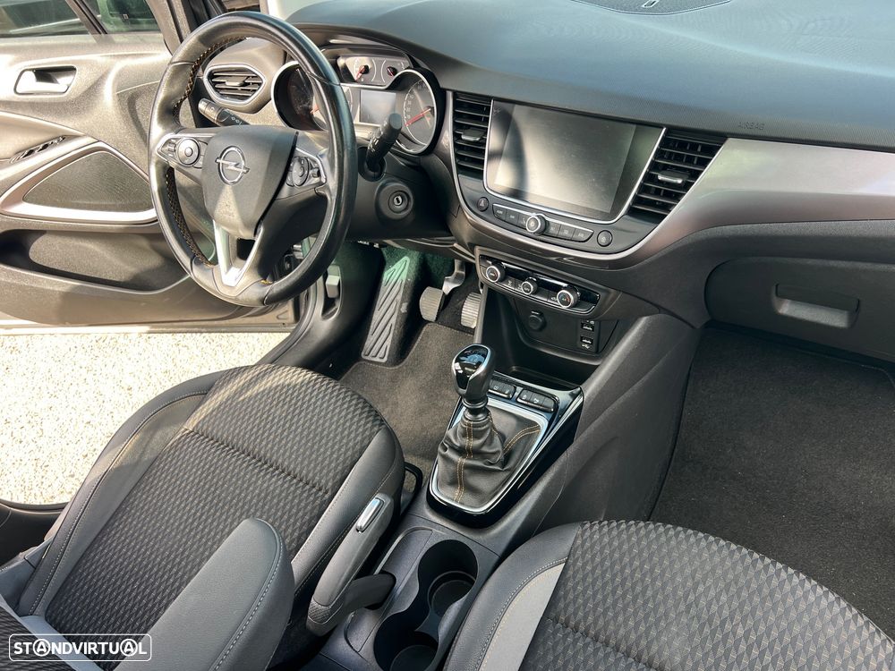 Opel Crossland X 1.2 T Innovation J17 - 15