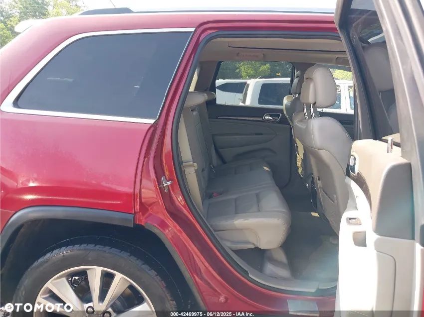 Jeep Grand Cherokee - 22
