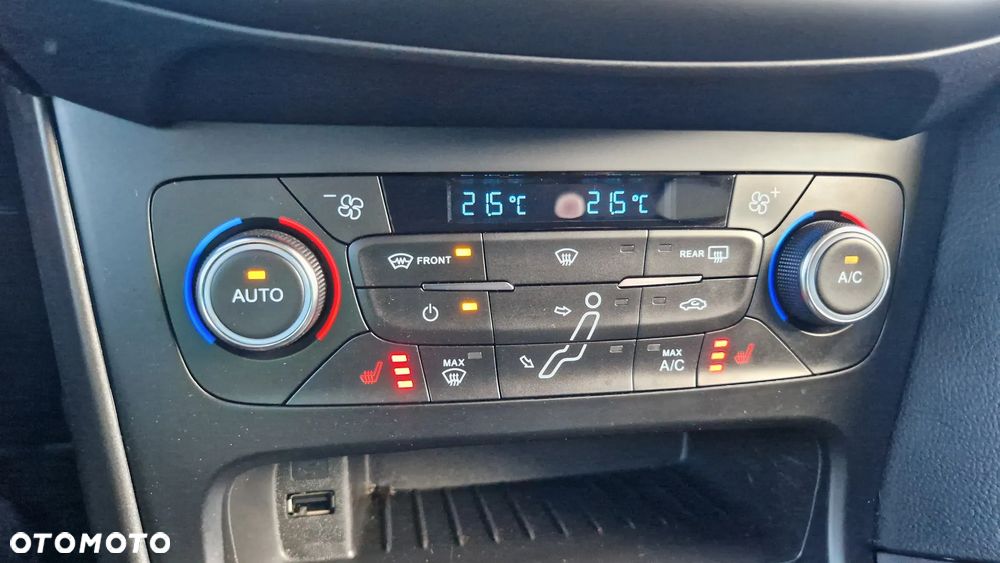 Ford Focus Turnier 1.5 EcoBlue Start-Stopp-System TITANIUM DESIGN - 11