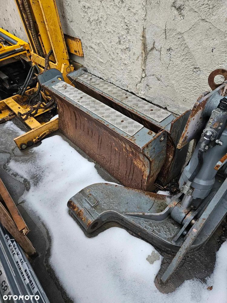 Caterpillar M312 - 12