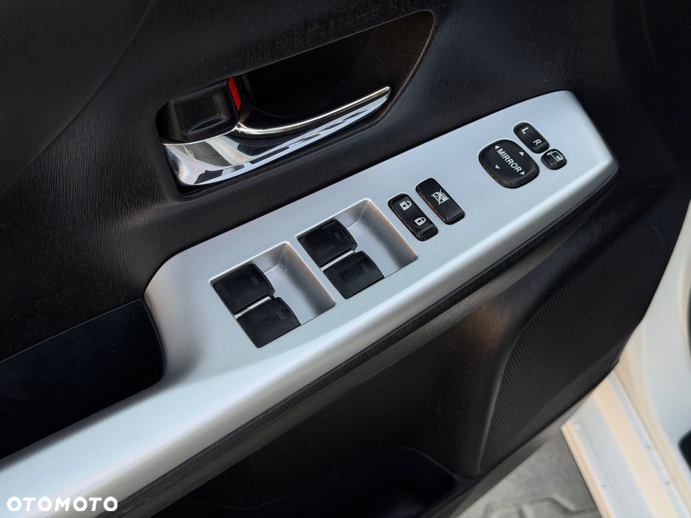 Toyota Prius+ (Hybrid) Executive - 13