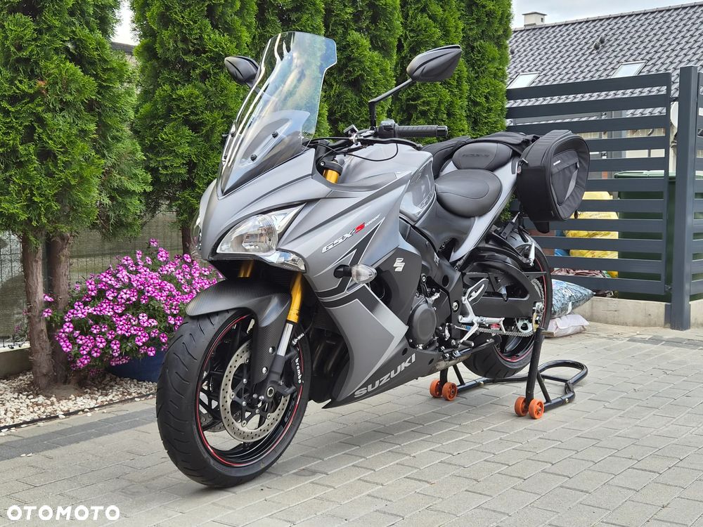 Suzuki GSX - 1
