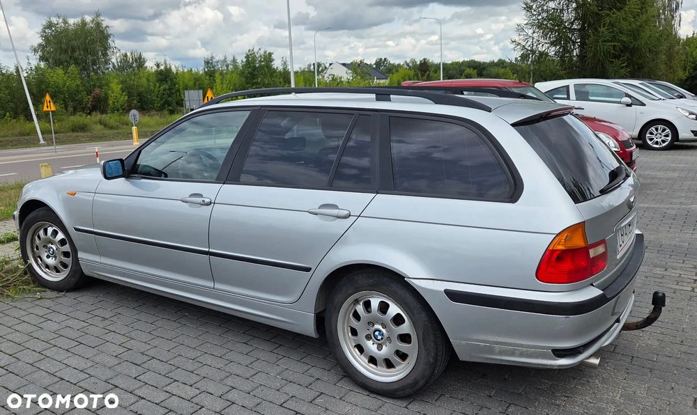 BMW Seria 3 318i - 5