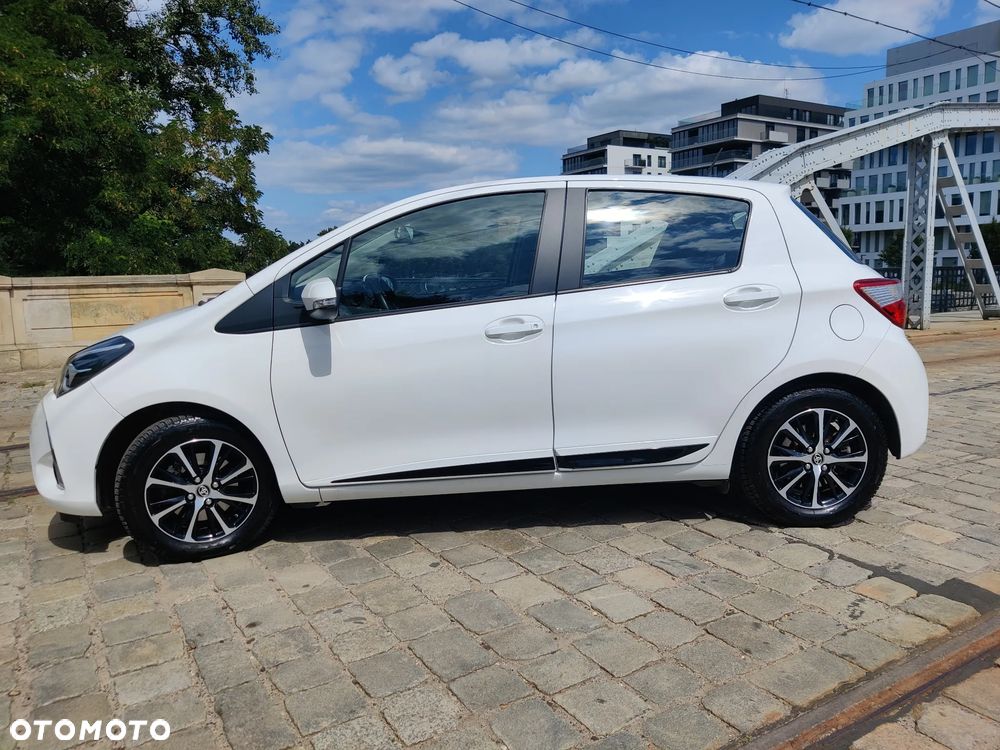 Toyota Yaris Hybrid 100 Premium EU6 - 6