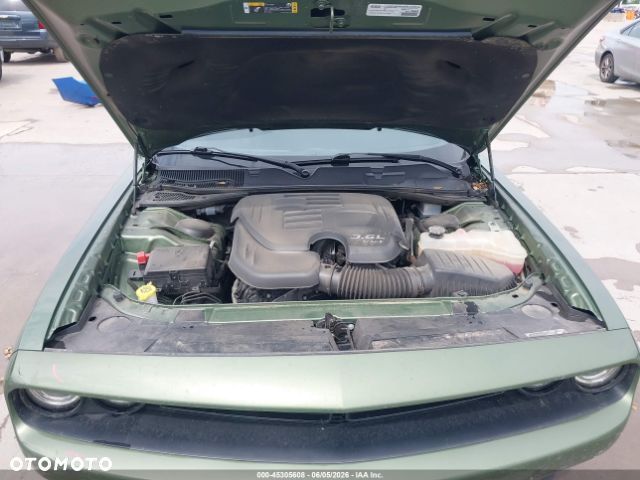 Dodge Challenger - 13