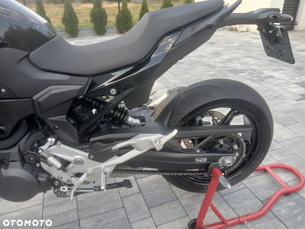 BMW F - 3