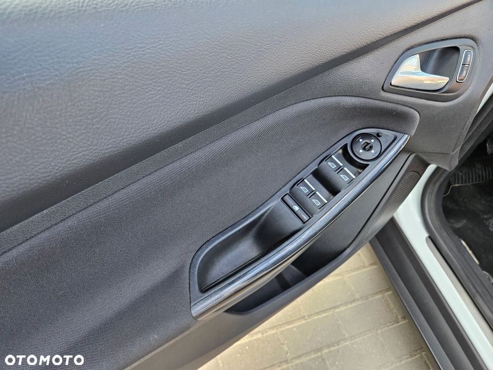 Ford Focus 2.0 TDCi Titanium ASS - 25