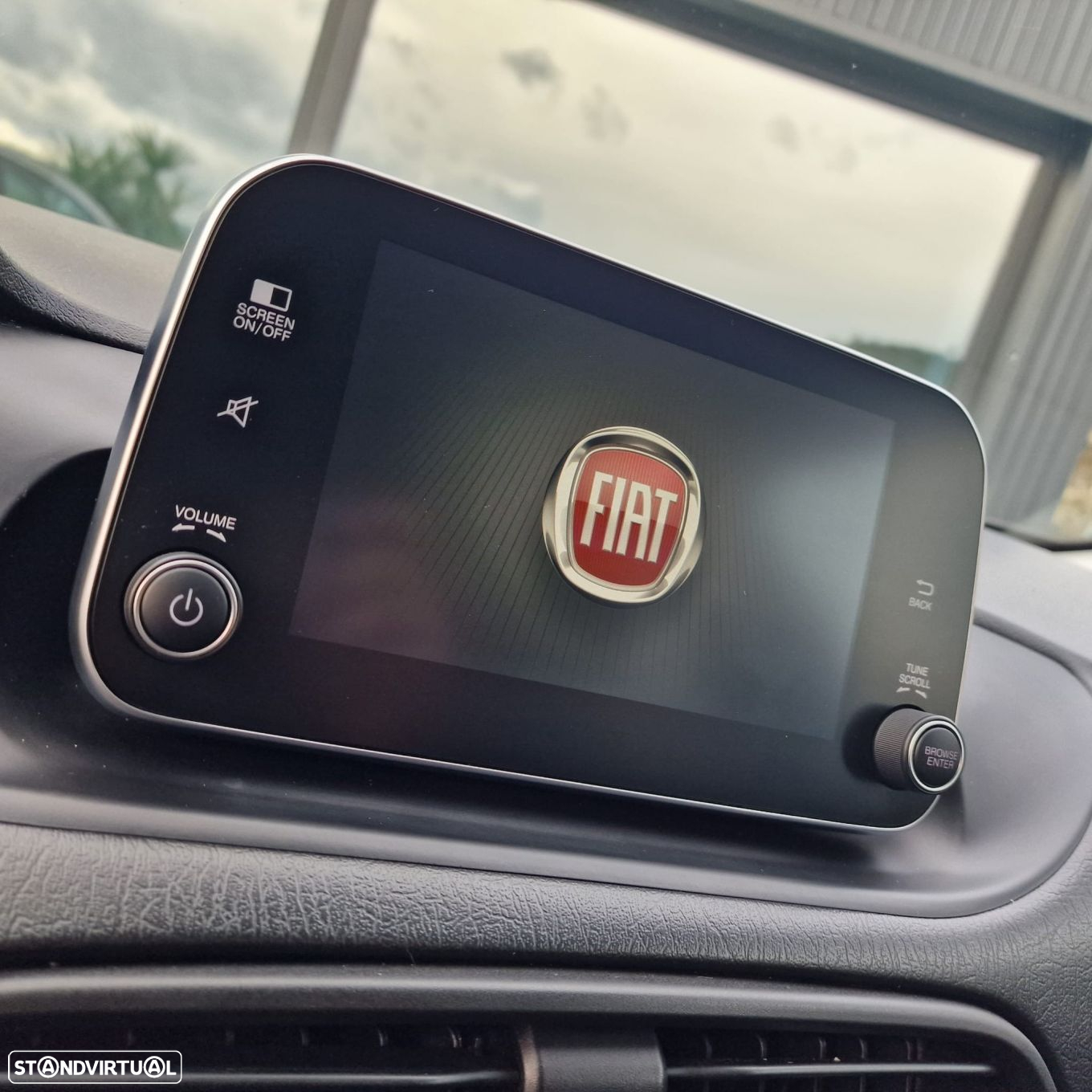 Fiat Tipo Station Wagon 1.3 M-Jet Lounge - 24