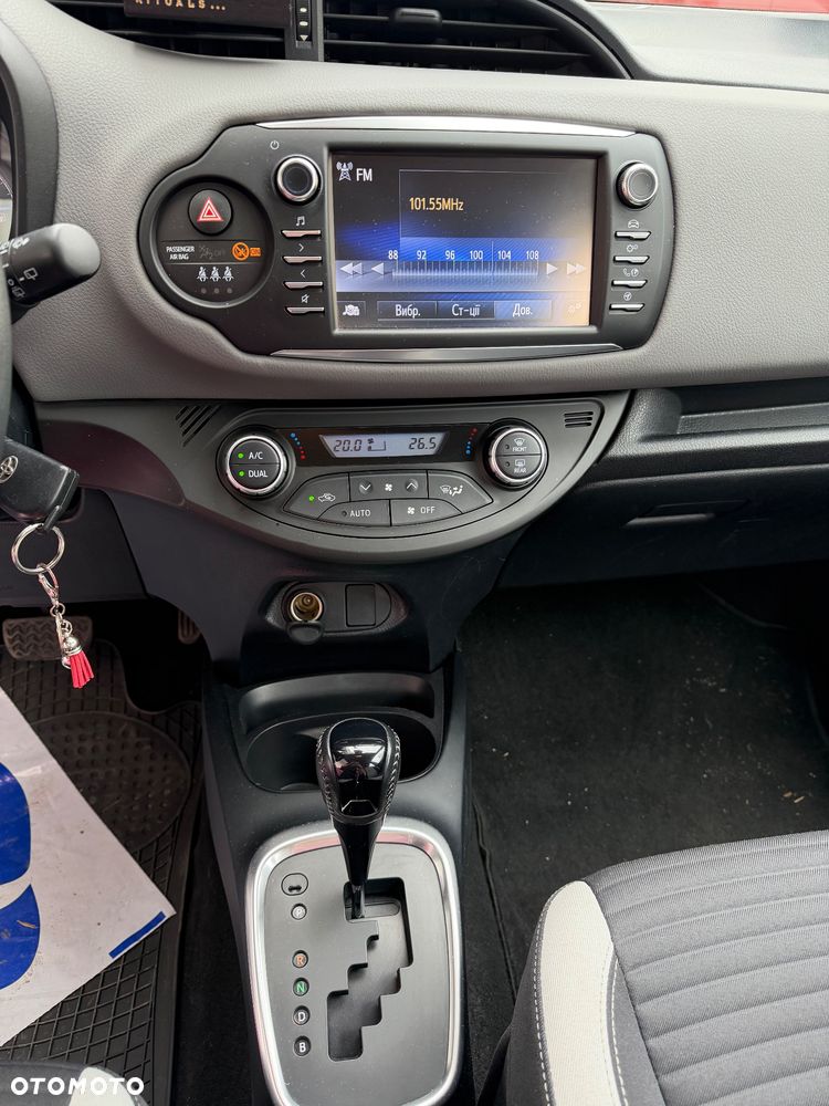 Toyota Yaris Hybrid 100 Active EU6 - 14