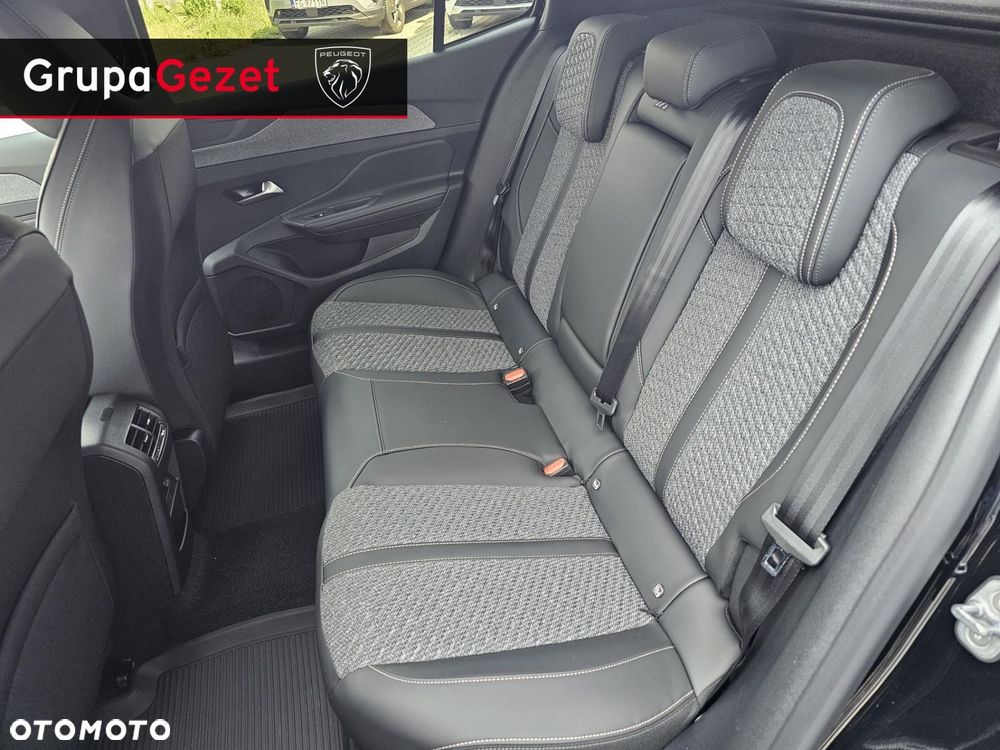 Peugeot 408 - 6