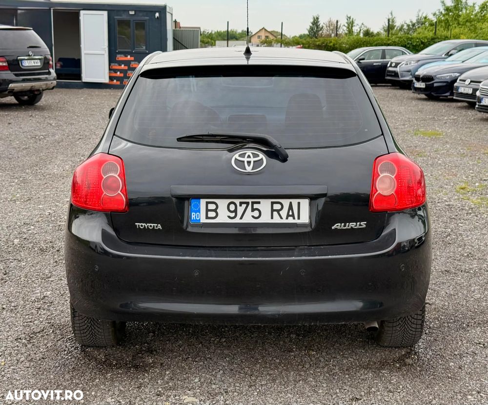 Toyota Auris 1.4 Luna Plus - 28