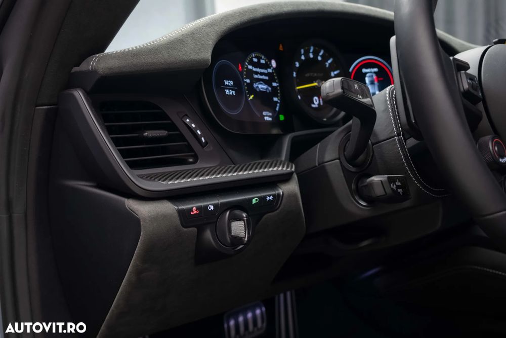 Porsche 911 GT3 RS PDK - 32