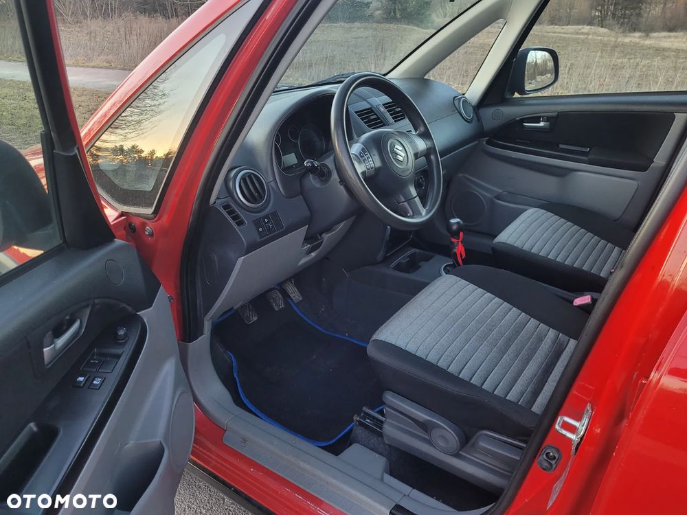 Suzuki SX4 - 10