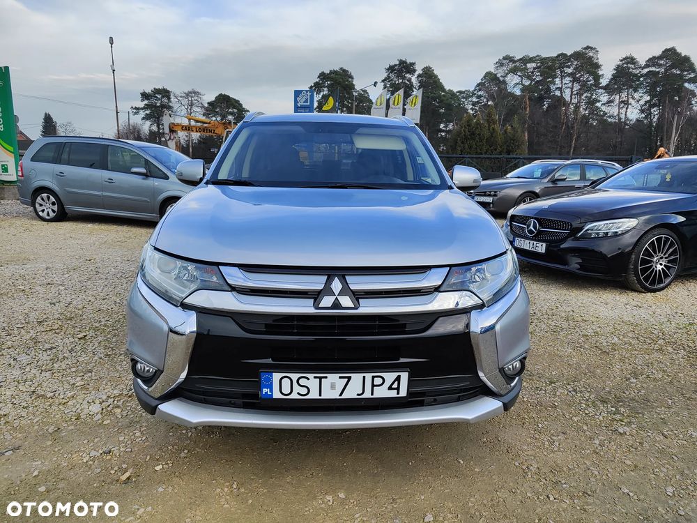 Mitsubishi Outlander 2.0 2WD CVT Diamant Edition+ - 2