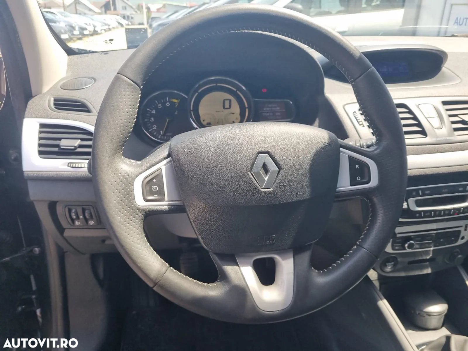 Renault Megane ENERGY TCe 115 Start & Stop LIMITED - 9