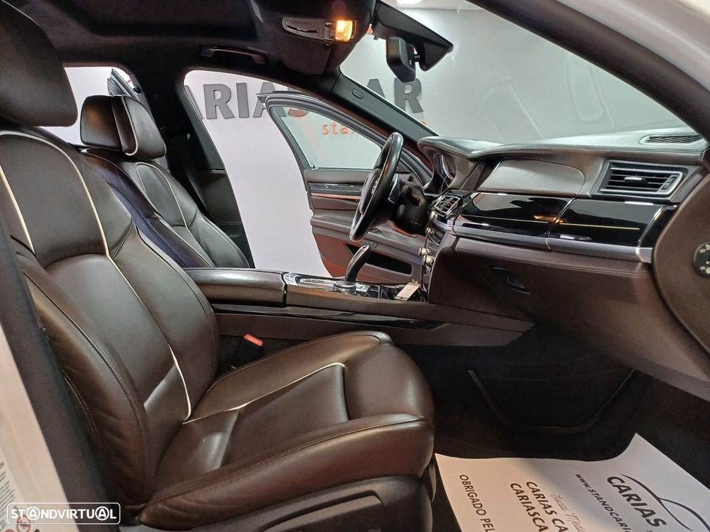 BMW 740 d xDrive Pack M - 13