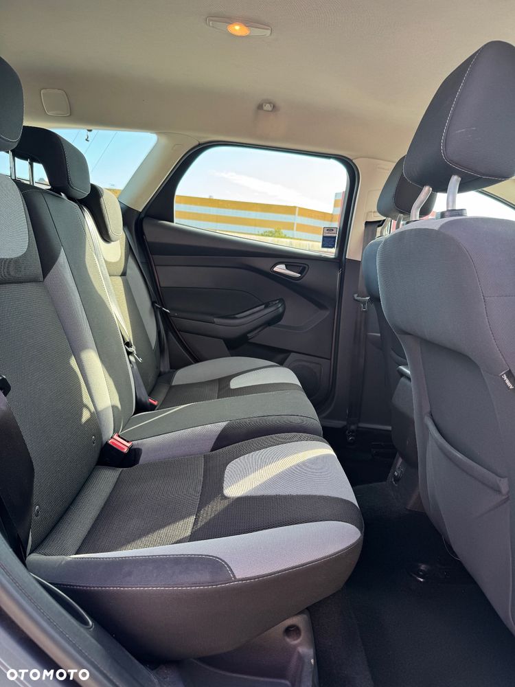 Ford Focus - 25