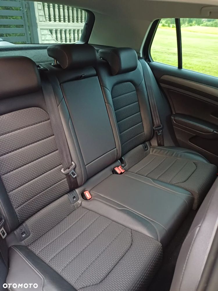 Volkswagen Golf - 23
