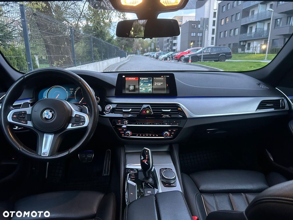 BMW Seria 5 530d xDrive Sport Line sport - 9