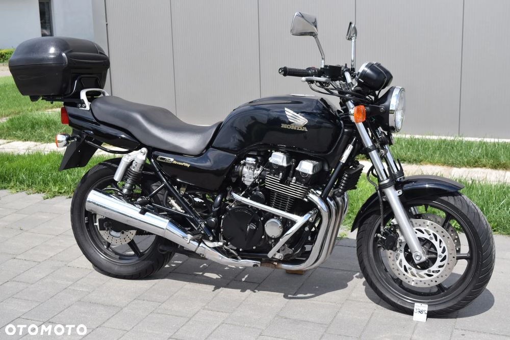 Honda CB - 1