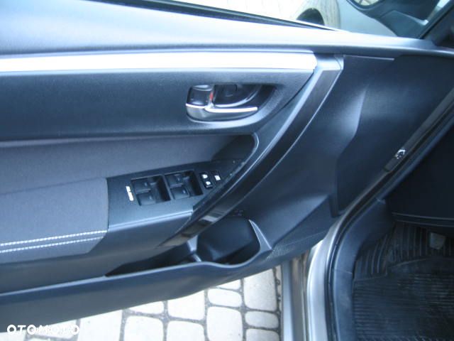 Toyota Corolla 1.6 Premium EU6 - 23
