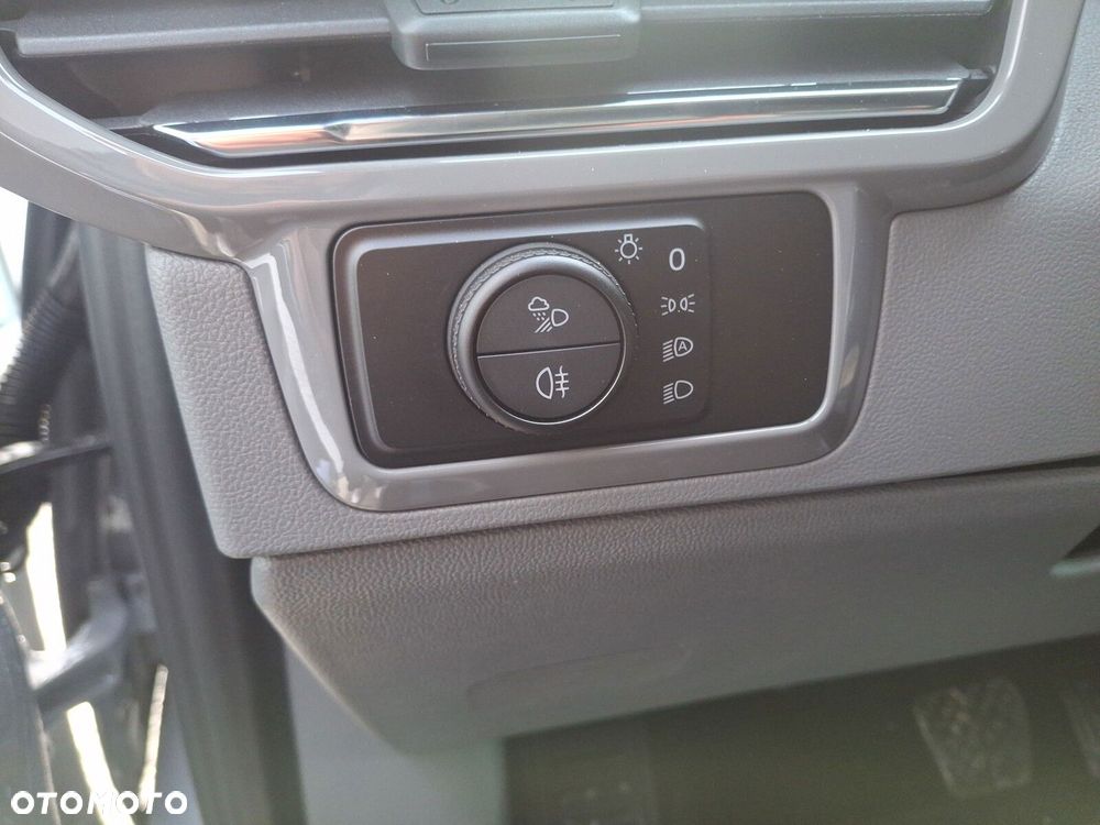 Volkswagen Caravelle - 20