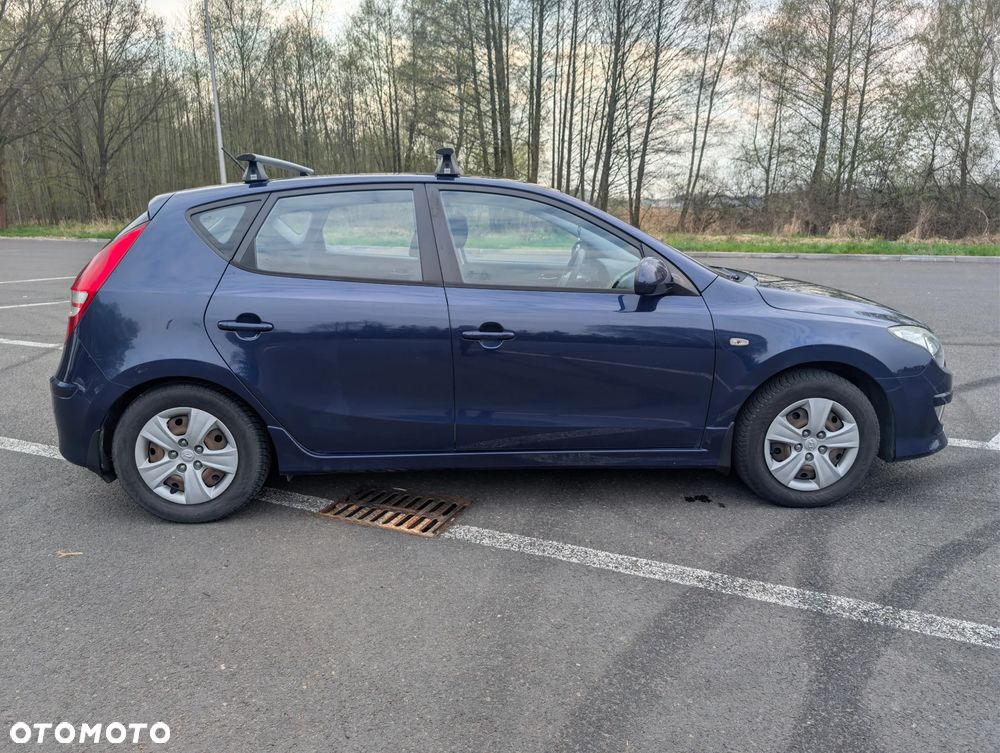 Hyundai i30 1.6 Comfort EU5 - 6