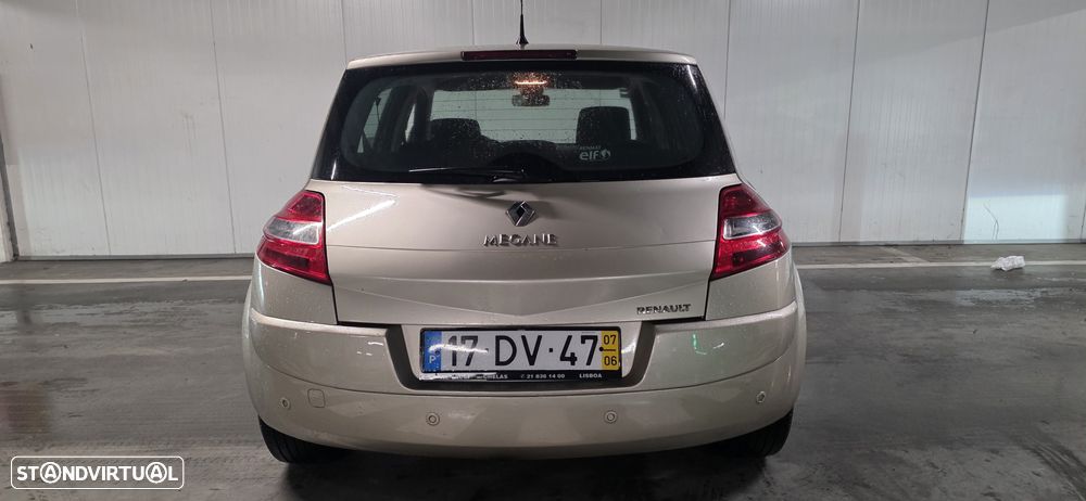 Renault Mégane 1.5 dCi Dynamique Luxe - 10