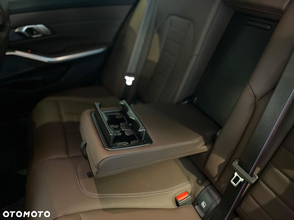 BMW Seria 3 - 32