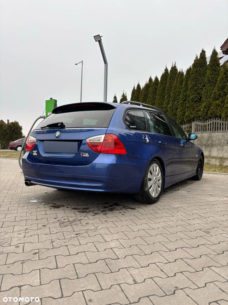 BMW Seria 3 318d - 3