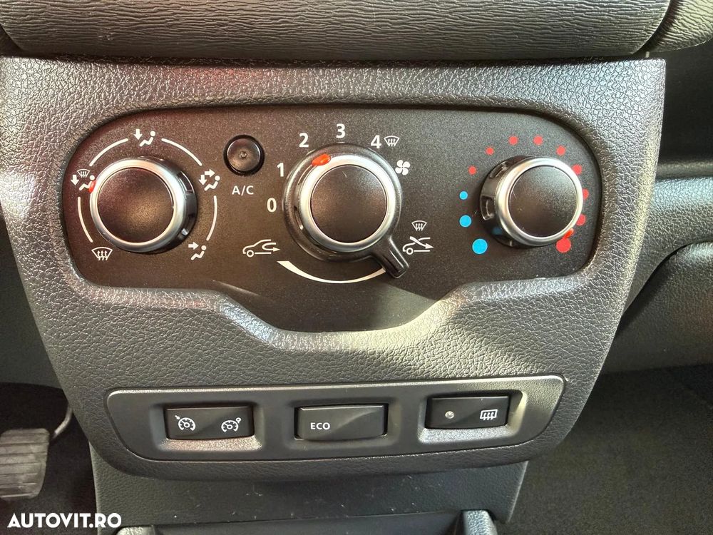 Dacia Dokker SCe 100 Stepway Celebration - 23