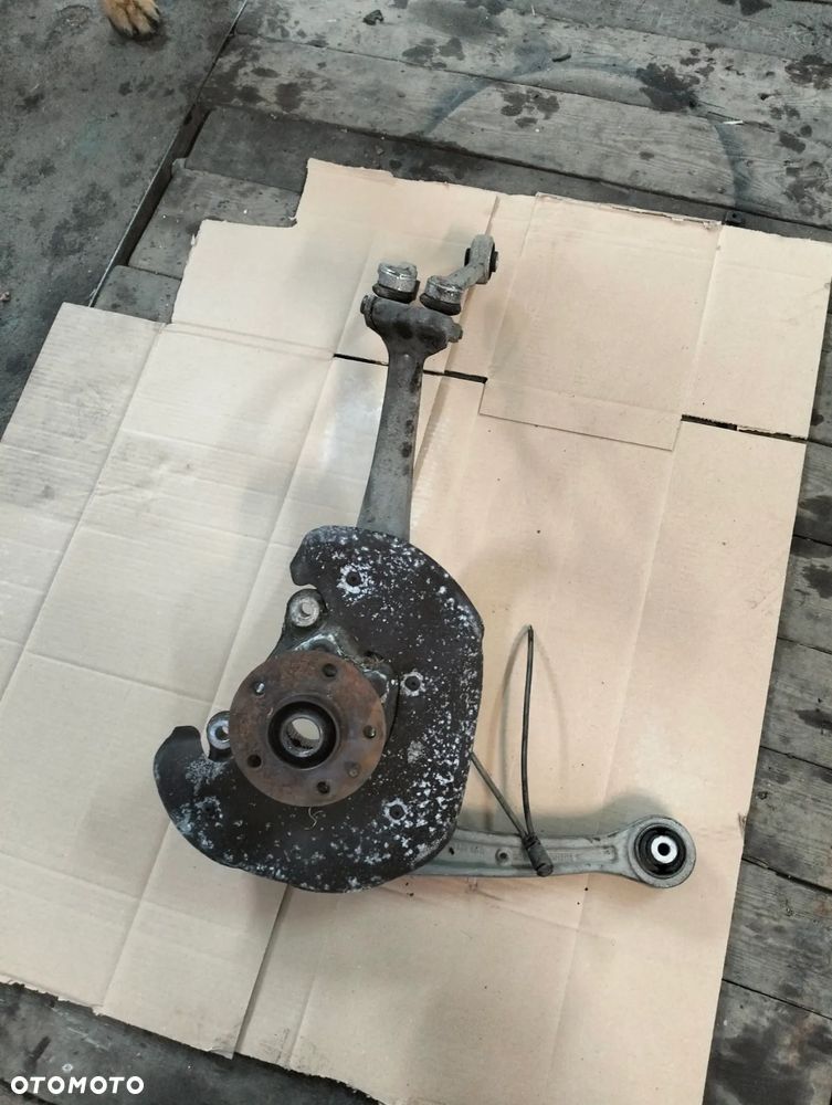 AUDI Q5 8R PIASTA ZWRONNICA PRAWA PRZÓD - 1