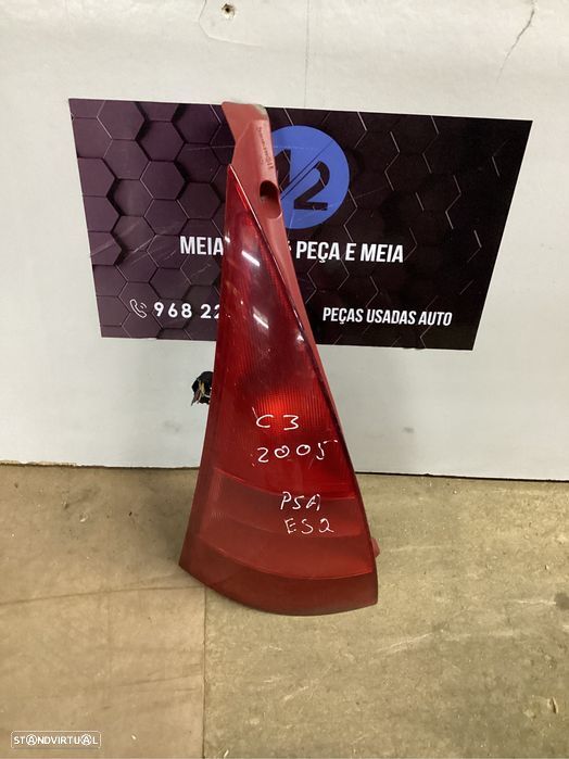 Farolim traseiro esquerdo Citroen C3 do ano 2005 - 1
