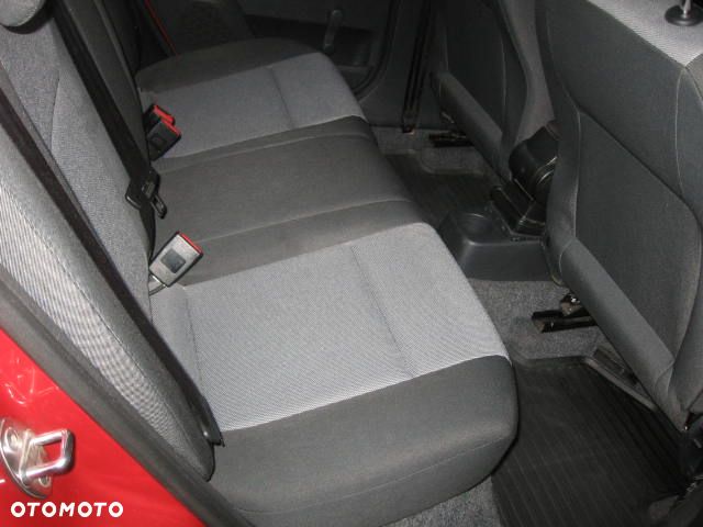 Skoda Fabia 1.4 16V Ambition Plus - 14