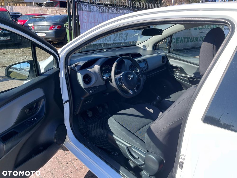 Toyota Yaris 1.0 Premium - 23