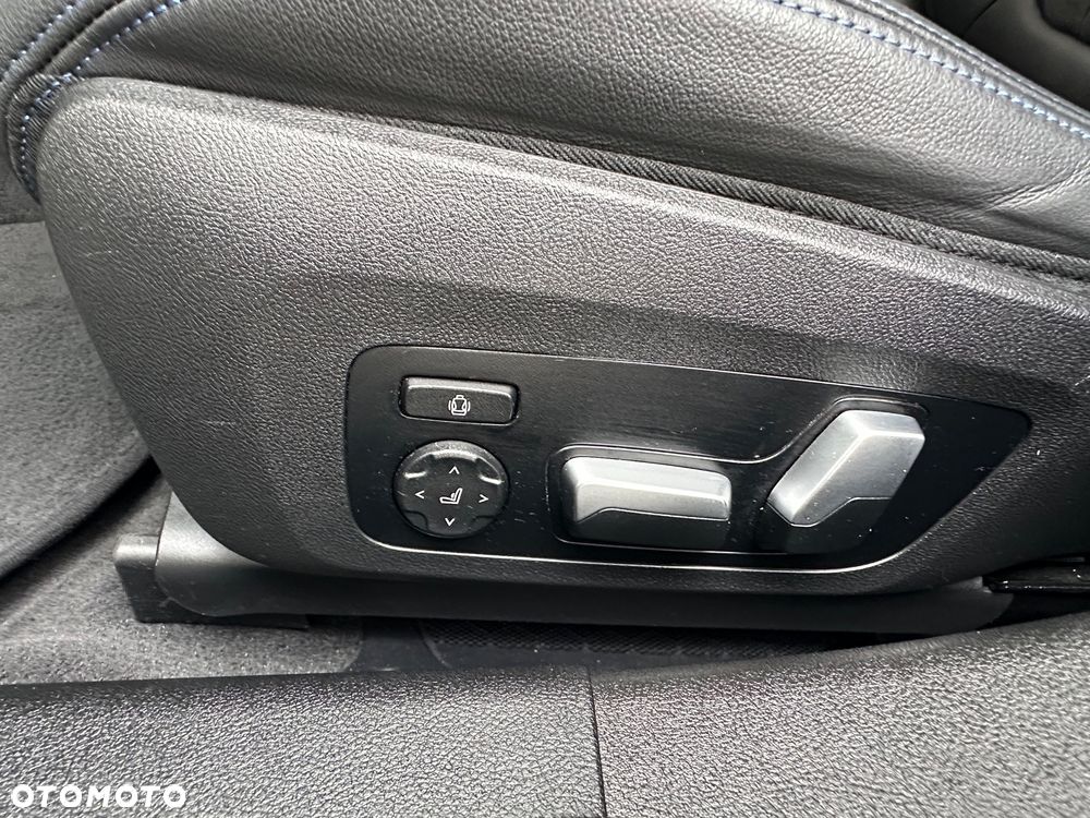 BMW Seria 3 320d xDrive M Sport - 33