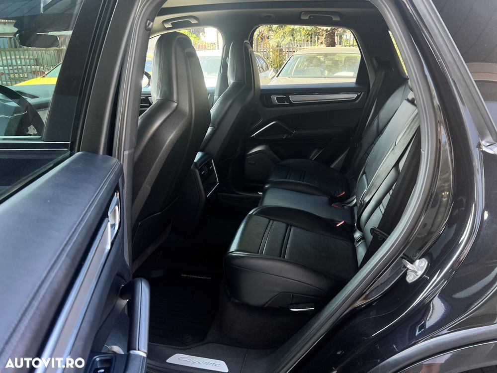Porsche Cayenne Tiptronic S - 16