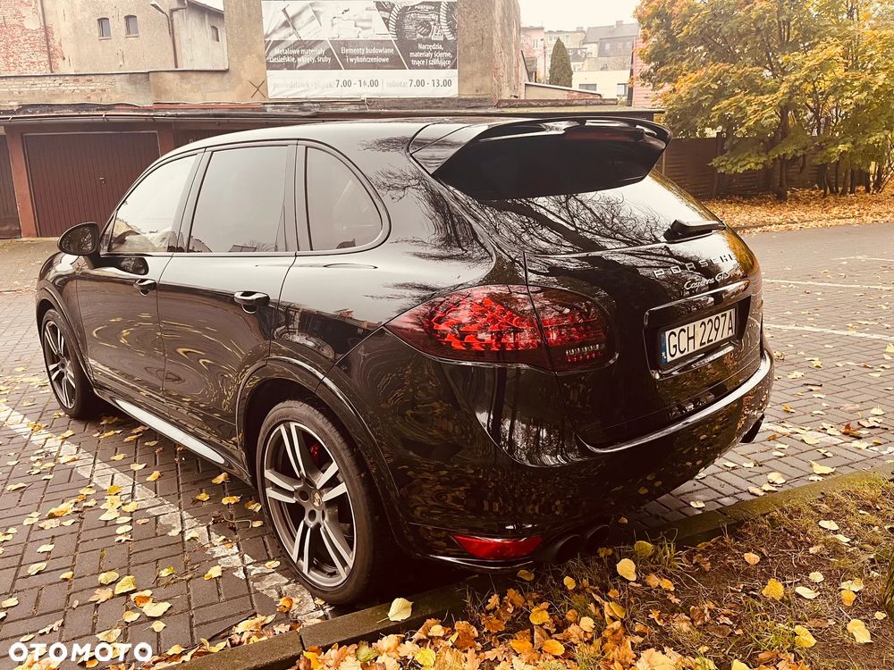 Porsche Cayenne GTS - 6