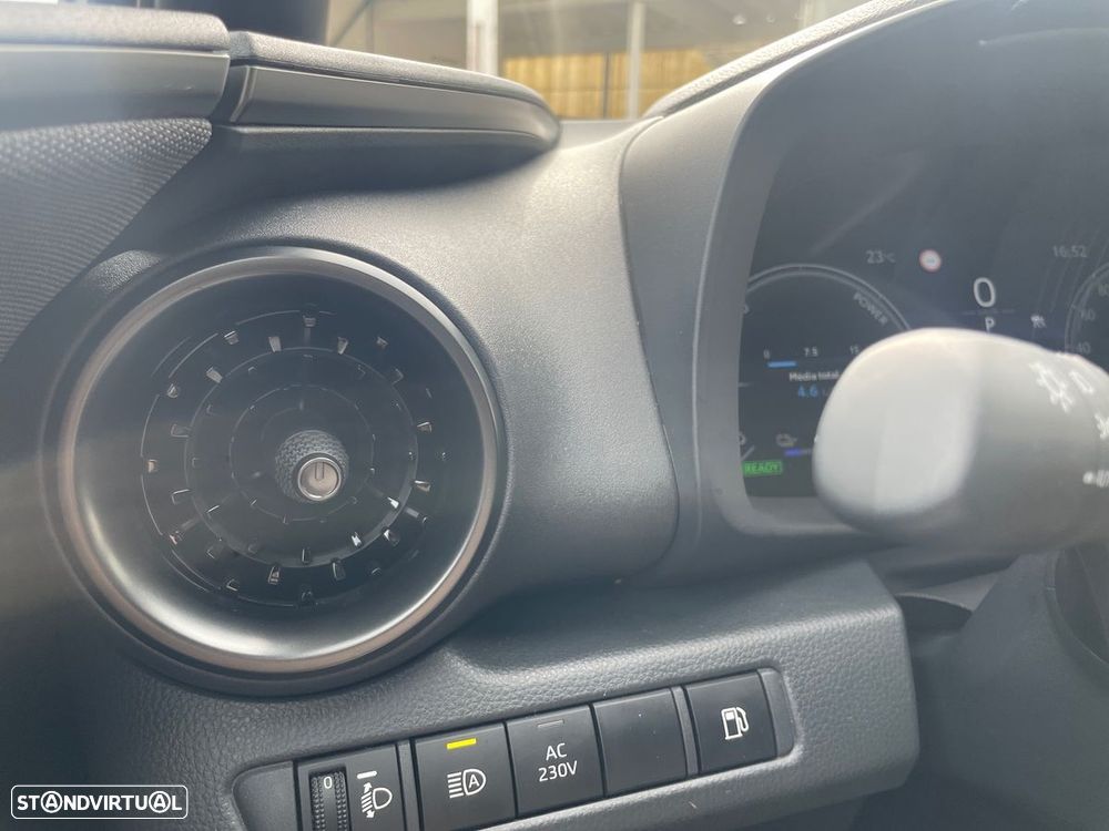 Toyota C-HR 2.0 HDF Plug-in Square Collection - 21