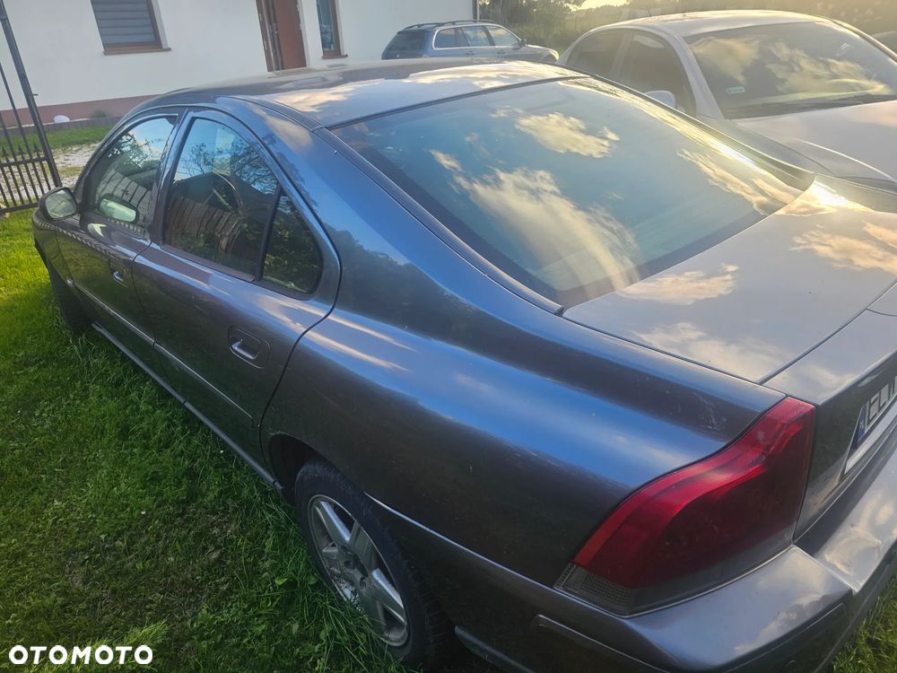 Volvo S60 2.4 D - 10